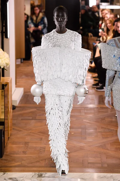 Look 5